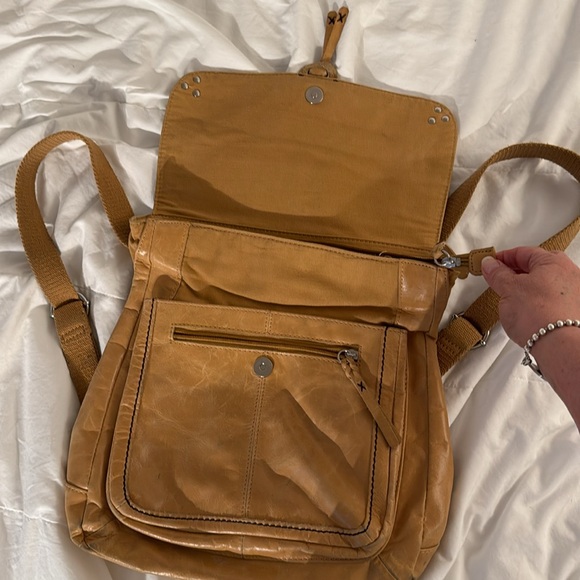 The Sak backpack can convert into a crossbody - Picture 2 of 7